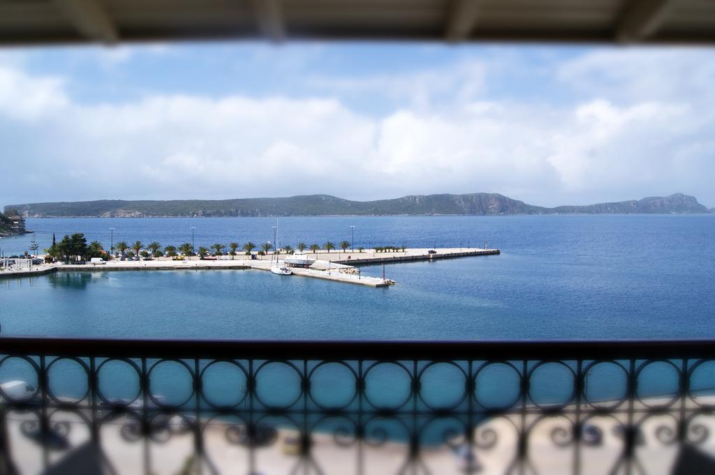 Karalis City Hotel Pilos Exterior foto