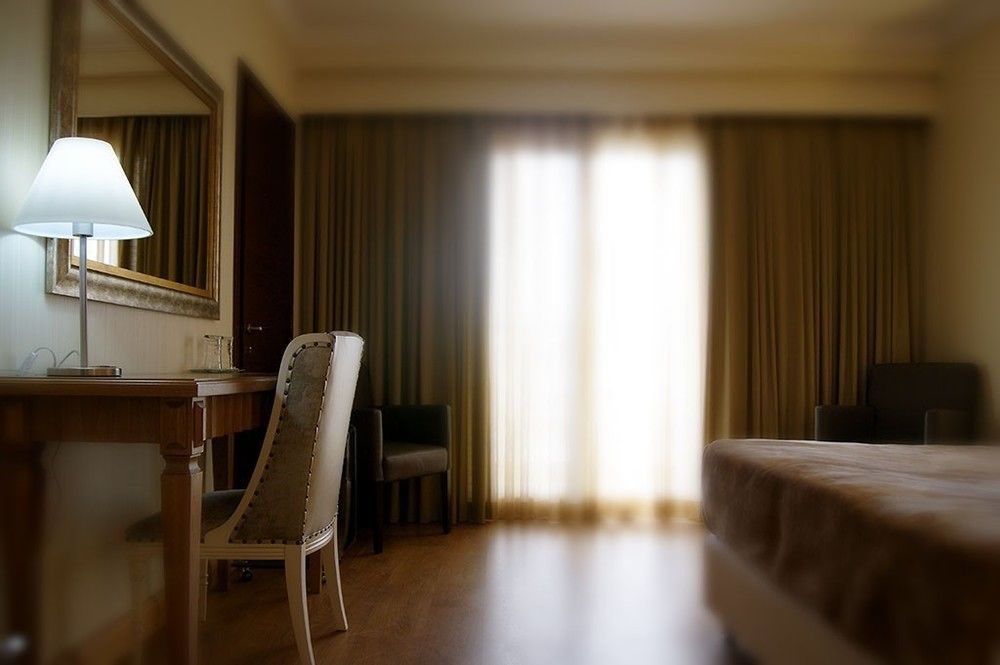Karalis City Hotel Pilos Exterior foto